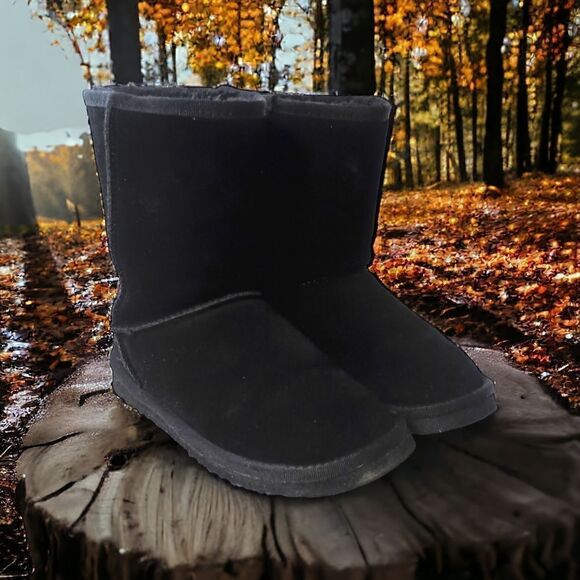 UGG Shoes - Ugg Classic Short Boot US Sz 7 Black Suede Wool Sheepskin Y2K Bootie Womens